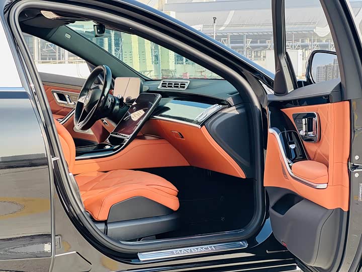 Photo 6 - Mercedes-Benz Maybach S-Class