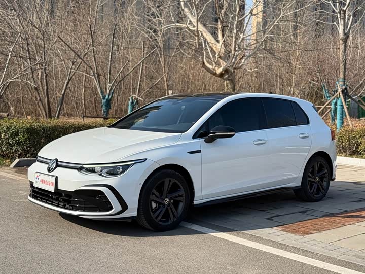 Фото 1 - Volkswagen Golf