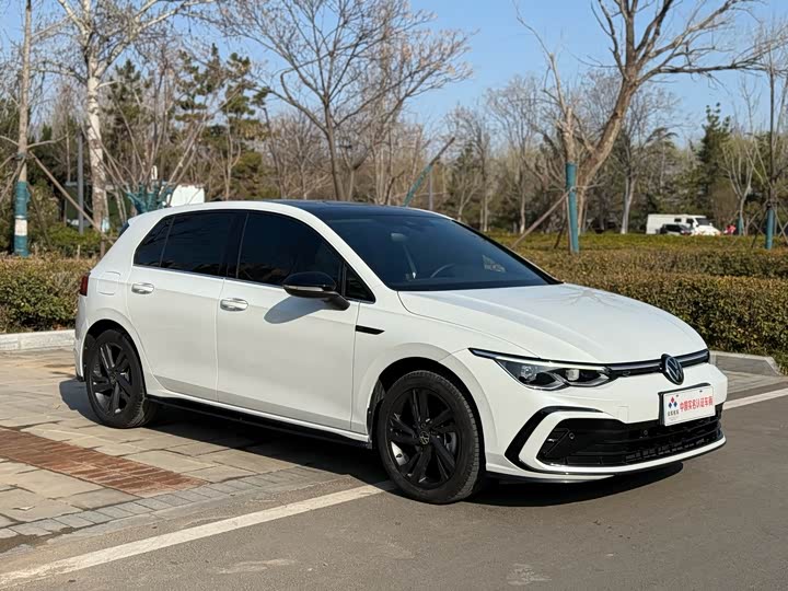 Фото 3 - Volkswagen Golf