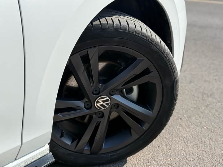 Фото 4 - Volkswagen Golf