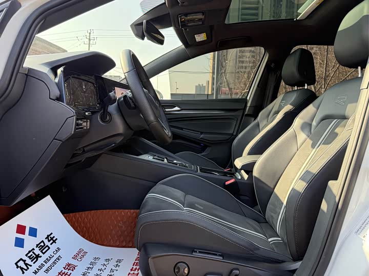 Фото 6 - Volkswagen Golf