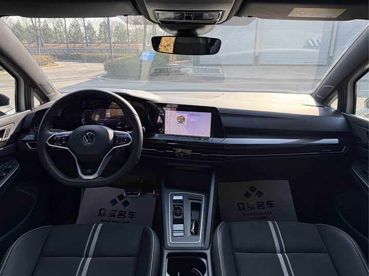 Фото 8 - Volkswagen Golf