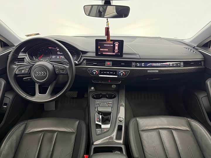 Фото 8 - Audi A5