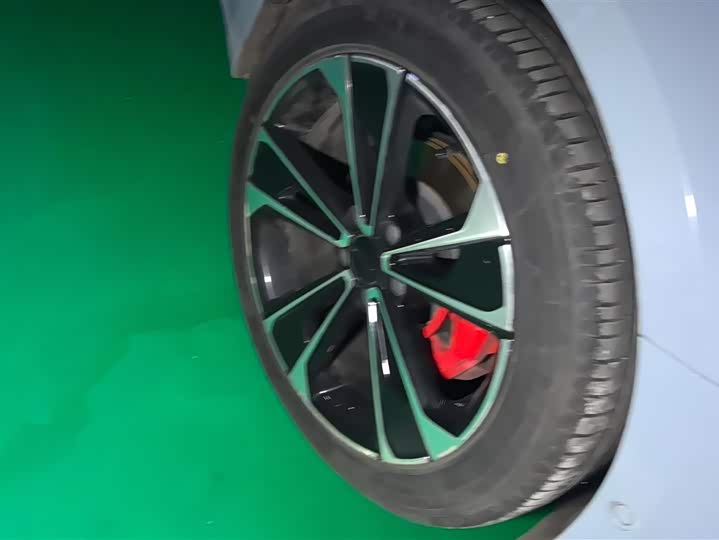 Фото 6 - Geely Preface