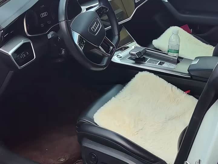 Фото 7 - Audi A7