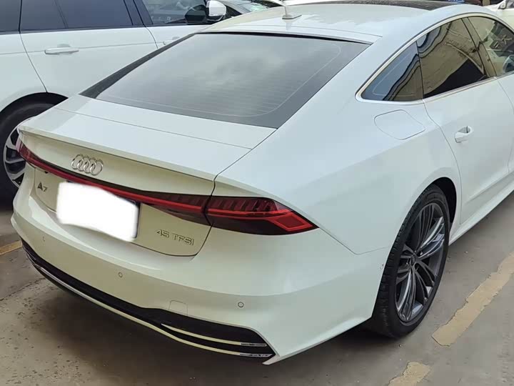 Фото 9 - Audi A7