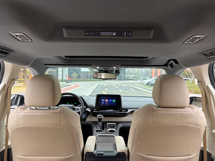 Photo 8 - Toyota Sienna
