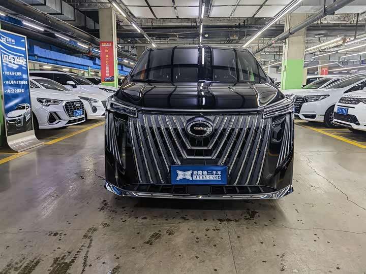 Фото 2 - GAC Trumpchi M8