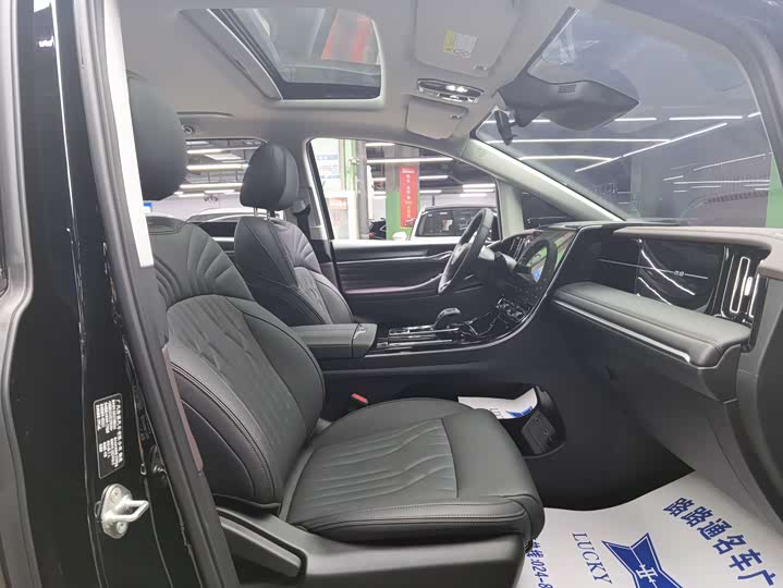 Фото 8 - GAC Trumpchi M8