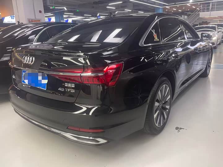 Фото 8 - Audi A6L