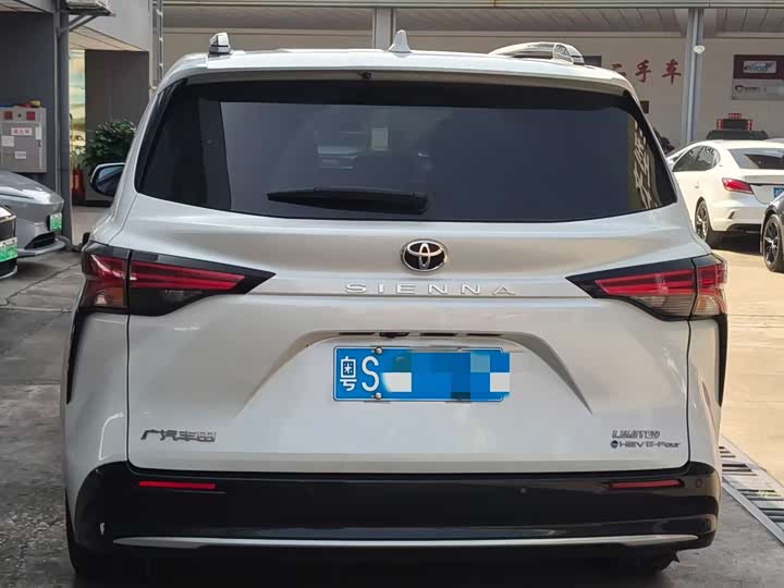 Фото 3 - Toyota Sienna