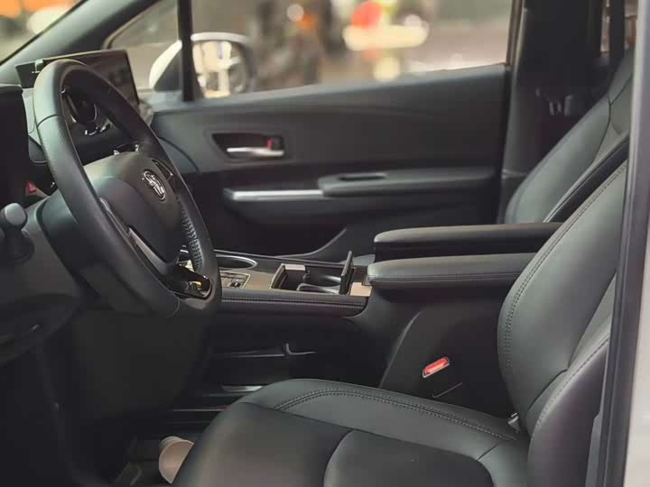 Фото 5 - Toyota Sienna