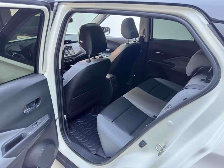 Photo 9 - Nissan Kicks