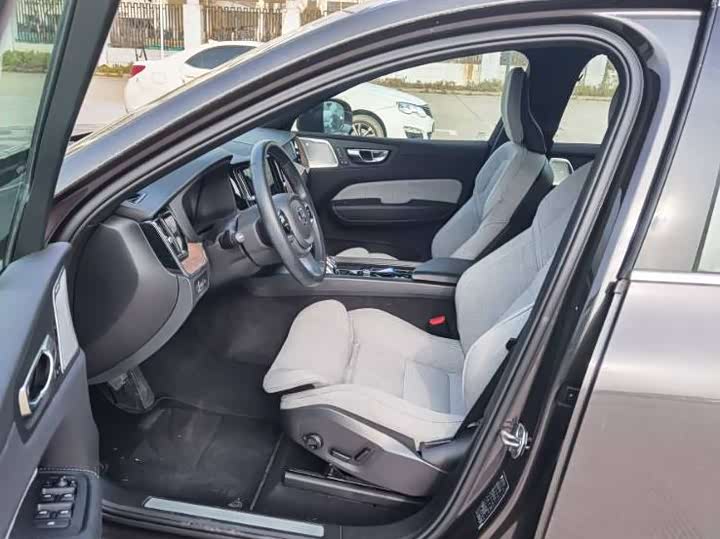 Фото 7 - Volvo XC60 Hybrid