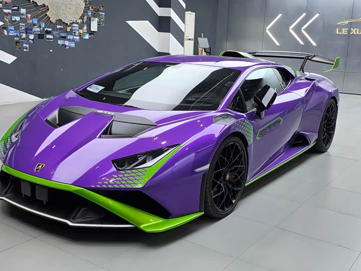 Фото 1 - Lamborghini Huracán