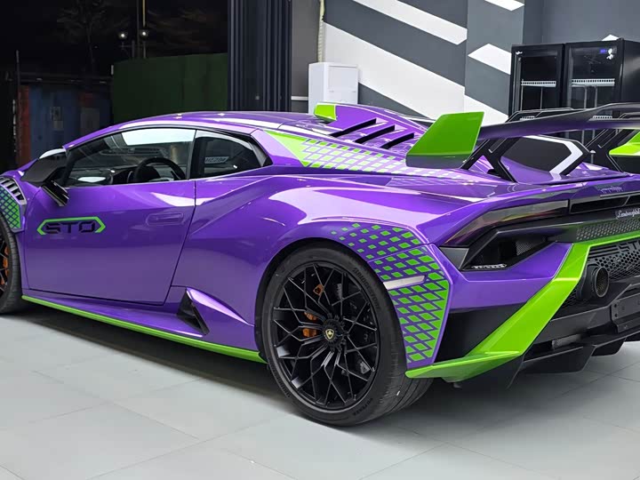 Фото 2 - Lamborghini Huracán