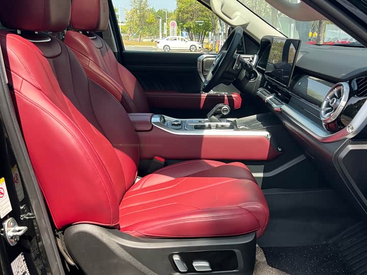 Photo 7 - Tank 400 Hybrid