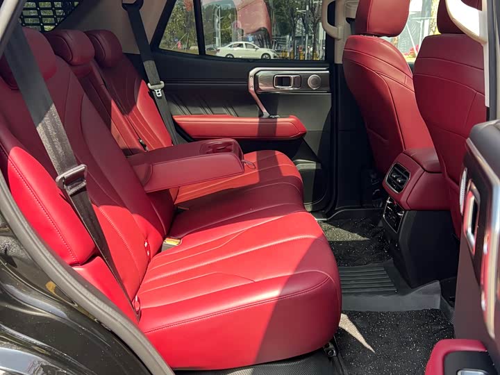 Photo 8 - Tank 400 Hybrid