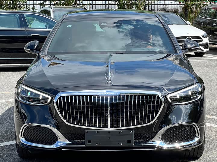 Photo 2 - Mercedes-Benz Maybach S-Class