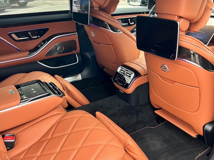 Photo 6 - Mercedes-Benz Maybach S-Class