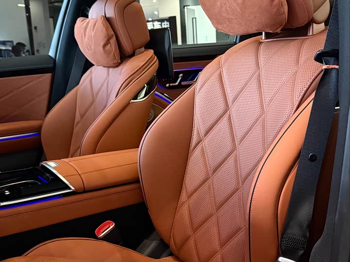 Photo 7 - Mercedes-Benz Maybach S-Class