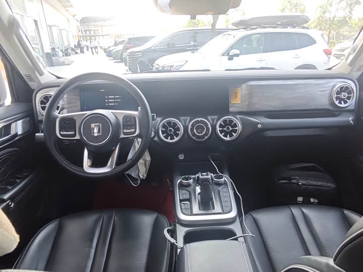 Фото 9 - Tank 300