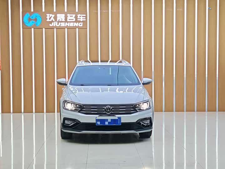 Photo 2 - Volkswagen C-Trek