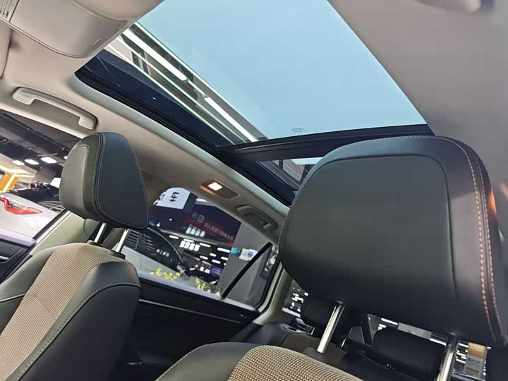 Photo 4 - Volkswagen C-Trek