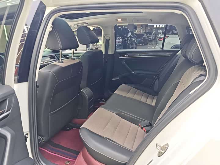 Photo 6 - Volkswagen C-Trek