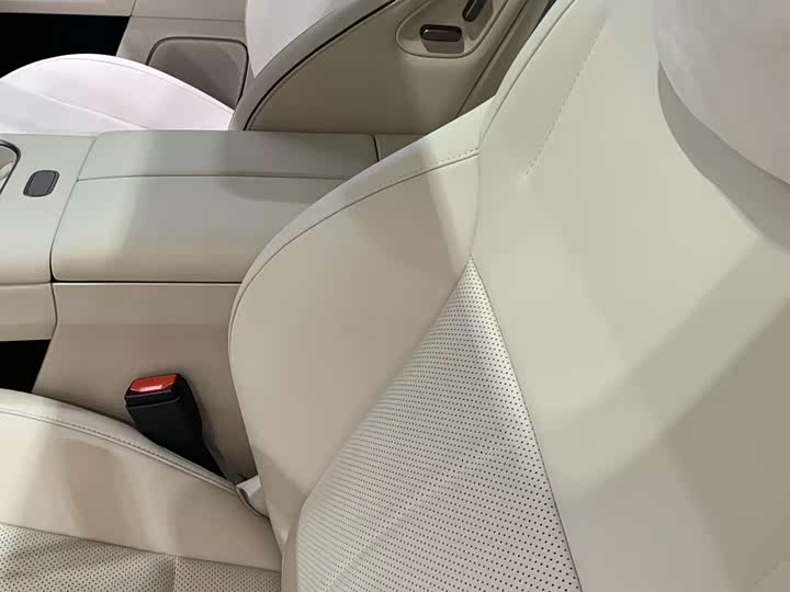 Photo 4 - LiXiang i6