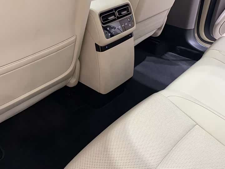 Photo 5 - LiXiang i6