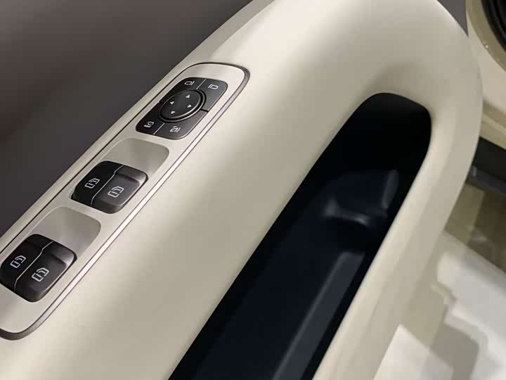 Photo 8 - LiXiang i6