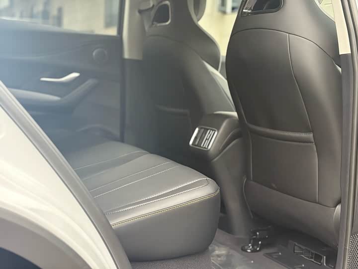 Фото 7 - BYD Sea Lion 05 DM-i Hybrid