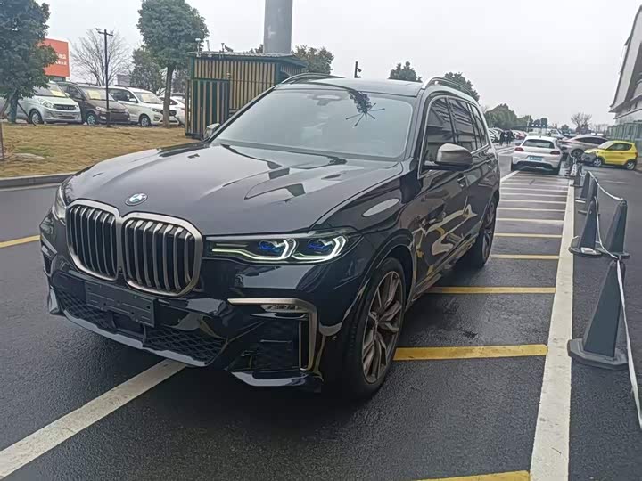 Photo 1 - BMW X7