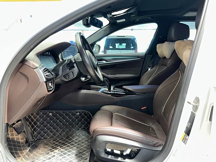 Фото 8 - BMW 5 Series Hybrid