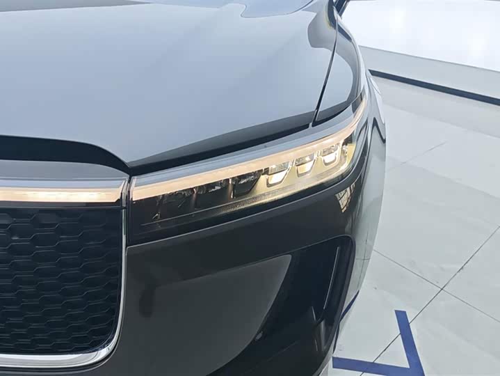 Фото 5 - LiXiang One