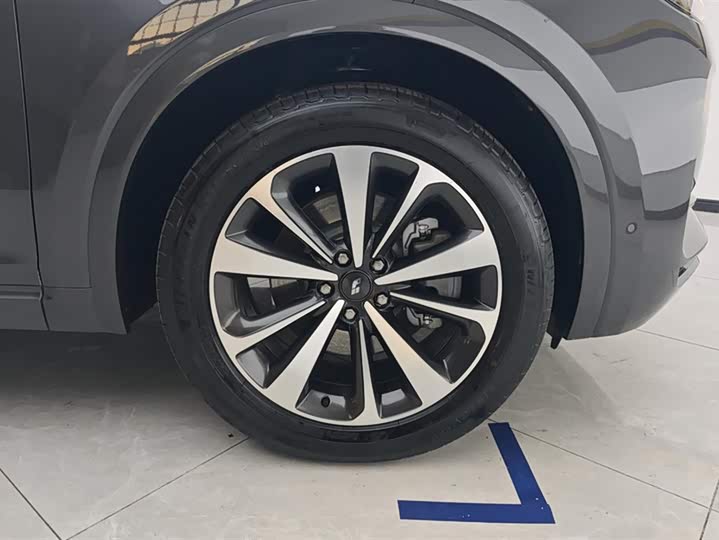 Фото 6 - LiXiang One