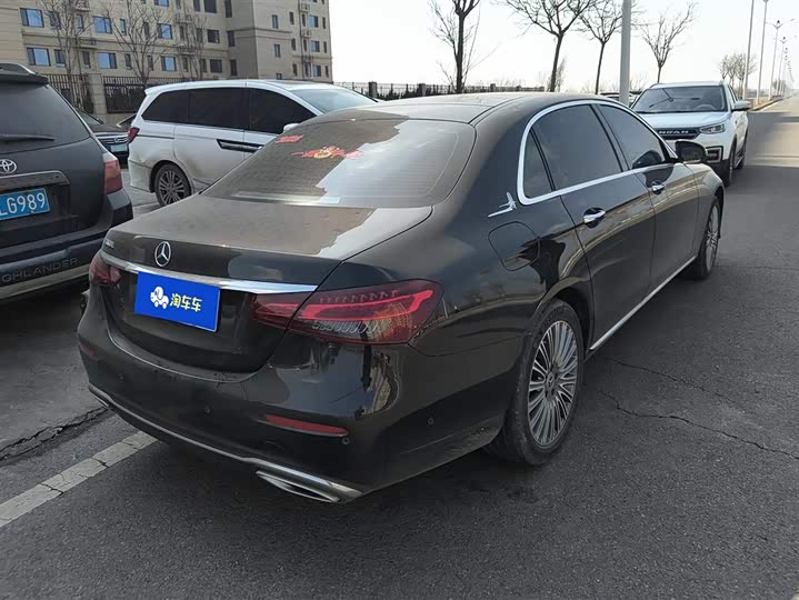 Фото 3 - Mercedes-Benz E-Class