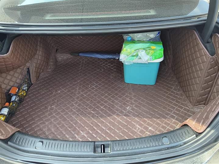 Фото 4 - Mercedes-Benz E-Class