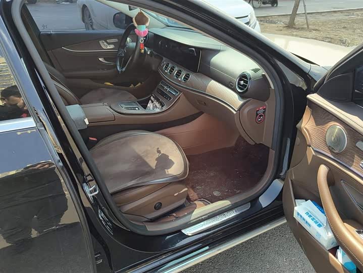 Фото 8 - Mercedes-Benz E-Class