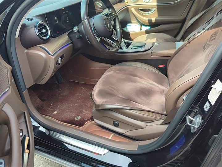 Фото 9 - Mercedes-Benz E-Class