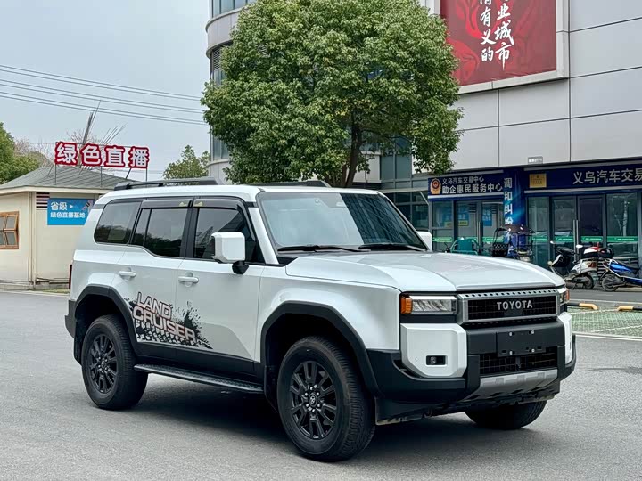 Фото 3 - Toyota Prado