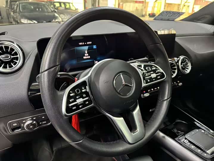 Фото 4 - Mercedes-Benz EQA