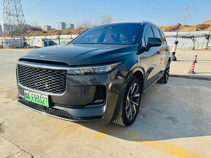 Фото 1 - LiXiang One