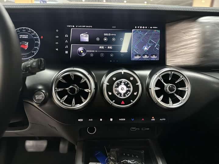 Фото 5 - Tank 300