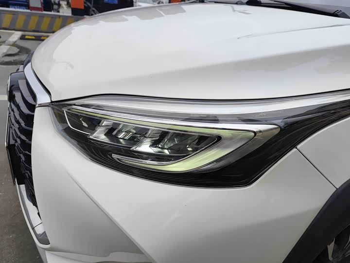 Фото 4 - Toyota Yaris L Hatchback