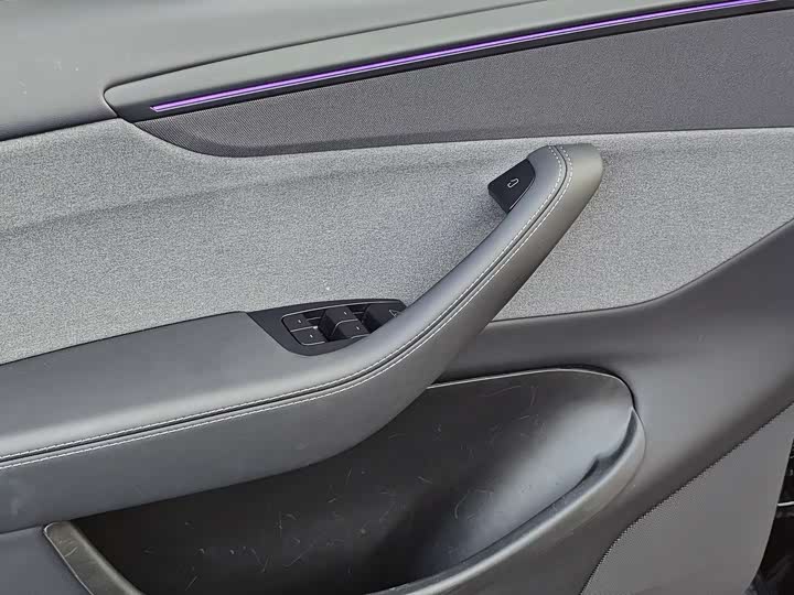 Photo 9 - Tesla Model Y