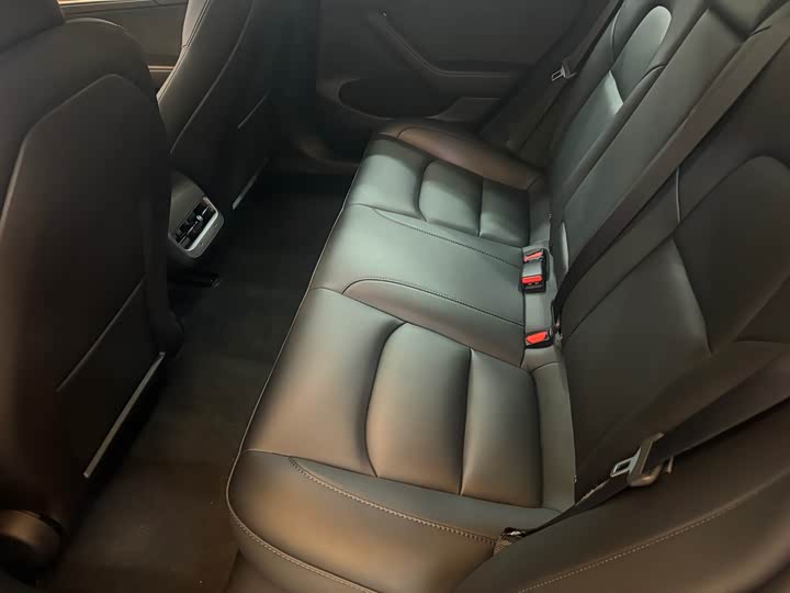 Фото 7 - Tesla Model 3