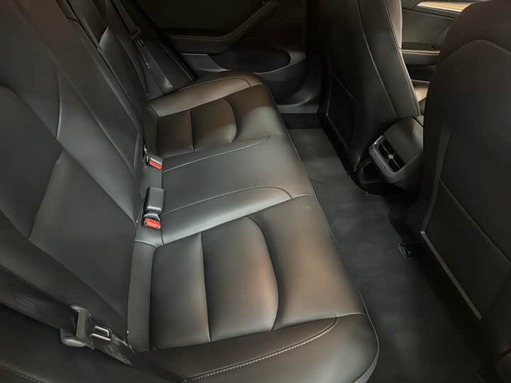 Фото 9 - Tesla Model 3