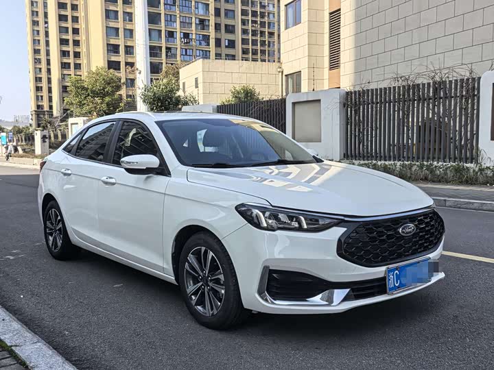 Фото 3 - Ford Escort